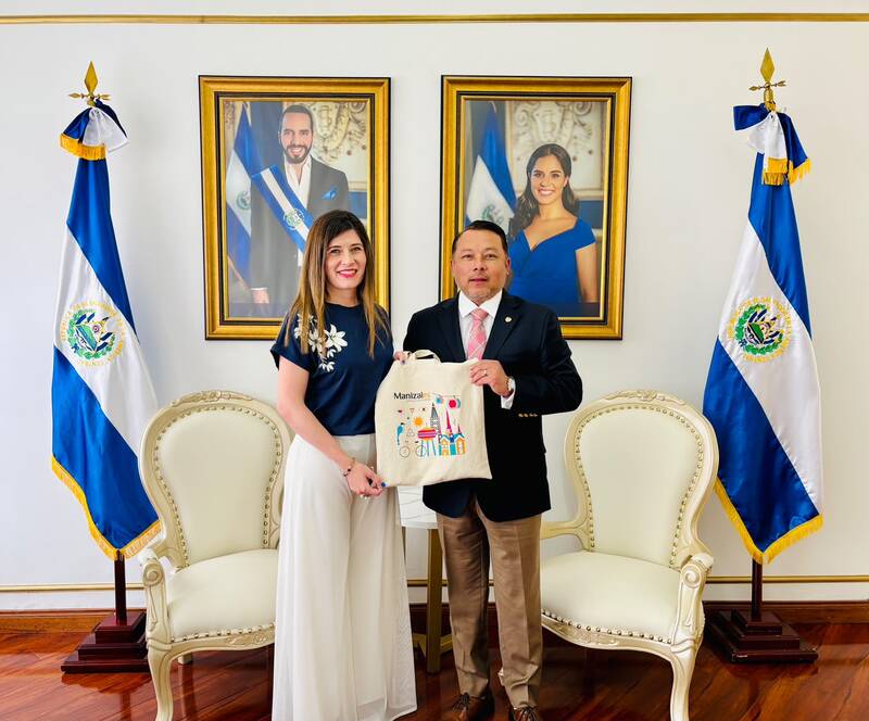 Manizales firma nueva alianza académica con El Salvador